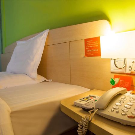 7Days Inn Guangzhou South Railway Station Huijiang Subway Station Экстерьер фото
