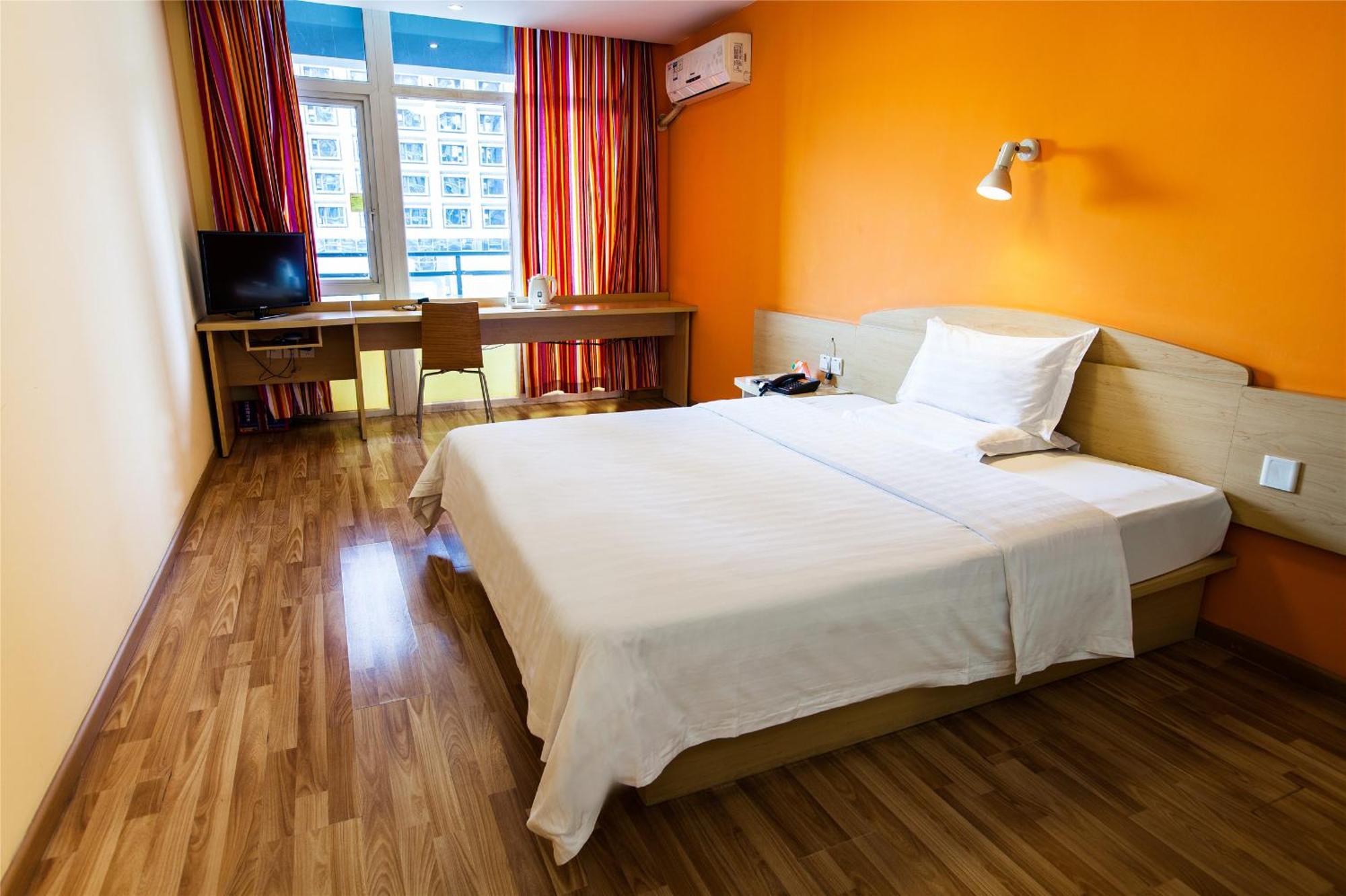 7Days Inn Guangzhou South Railway Station Huijiang Subway Station Экстерьер фото