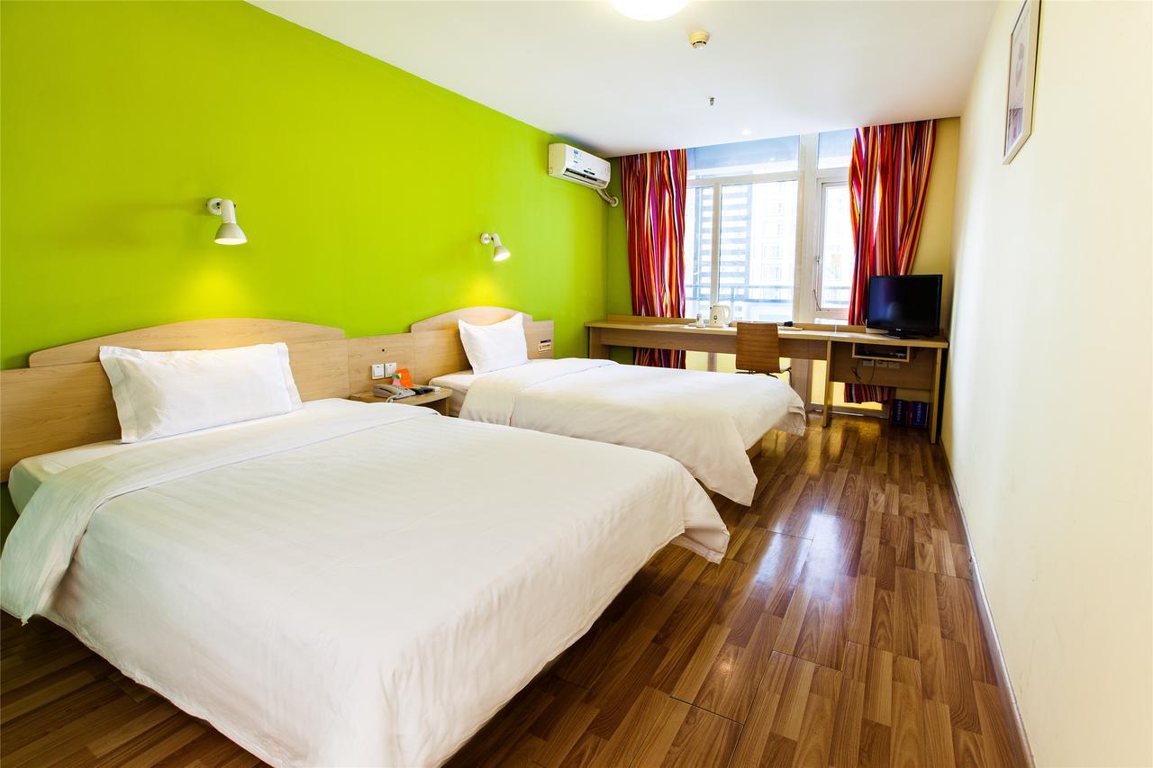 7Days Inn Guangzhou South Railway Station Huijiang Subway Station Экстерьер фото